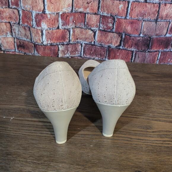 TSUBO Women's Fifee D'Orsay Pump Size 7.5 - Picture 6 of 8